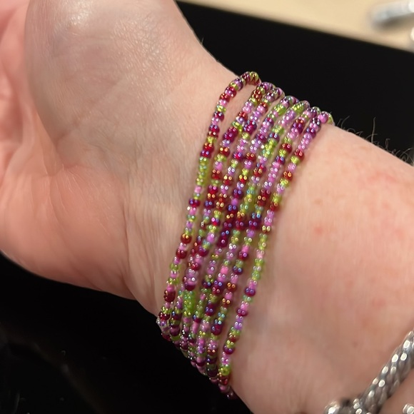 3/$20 - Set of 7 beaded bracelets silver bar - Picture 2 of 3